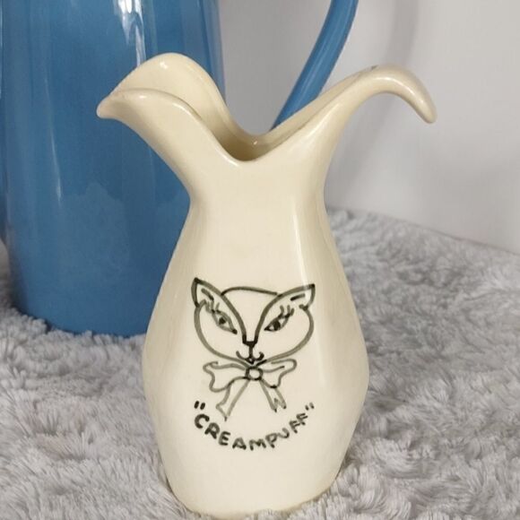 Vintage Coffee Pot With Sugar & Creamer Set - Picture 4 of 10